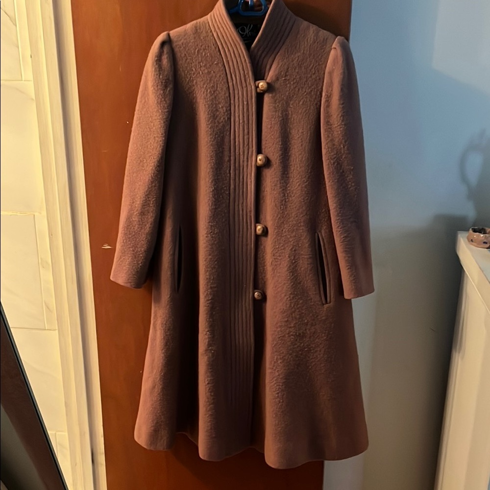 Elegant Vintage Mauve Coat
